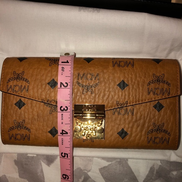 (SOLD❗️) MCM Wallet Clutch - Picture 6 of 8